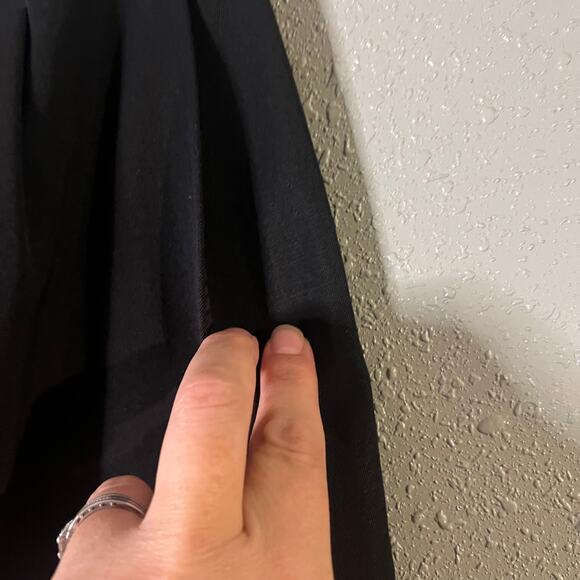 Nordstroms Industrialist Sportswear Womens Black Wool Skirt 12 with pockets - Picture 5 of 11